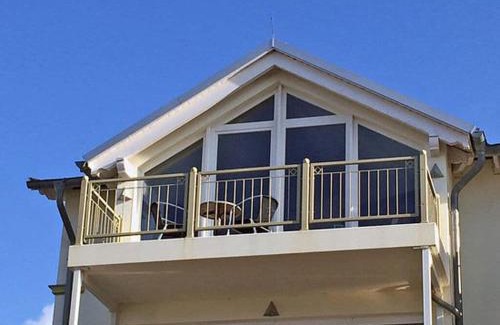 Glowe House | Seagull's Nest at Villa Rosa - Family-Friendly Retreat