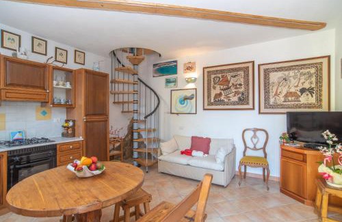 Santa Teresa di Gallura Villa | Villa Rosa - Casa delle Bambole: Family-Friendly Retreat
