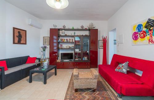 Granelli Villa | Villa Rosa: Oceanfront Paradise with Hot Tub & Pet Friendly