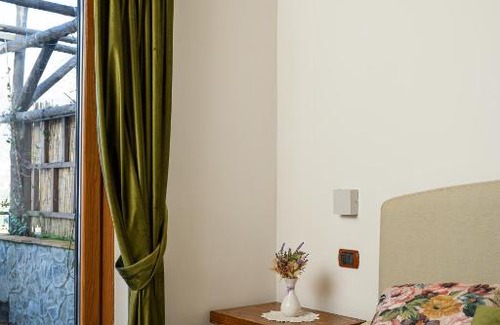 Monte Chiaro House | Premier Villa Rosa di Nonna Rosa: 10/10 Rated Retreat