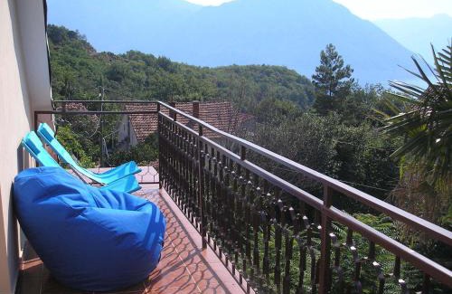 Donji Morinj House | Villa Rosa: 4-Star Family and Pet-Friendly Retreat