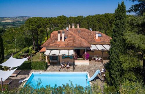 Vallefoglia Villa | Villa Rosaria: Pet-Friendly Oasis with Ocean Views