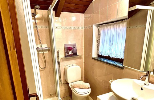 Lezzeno Villa | Villa Rosch: a place of peace in the heart of wood with a breathtaking view