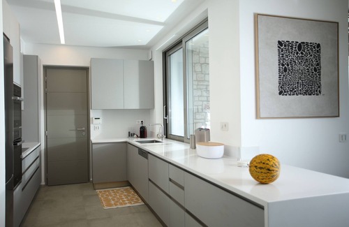 Kefalari Villa | Seafront Villa Rosemary: Relaxing Retreat Near Nafplio