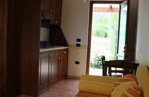 Laureana Cilento Apartment | Villa Rosi: Cozy Monolocale with Pool and Pet-Friendly Perks
