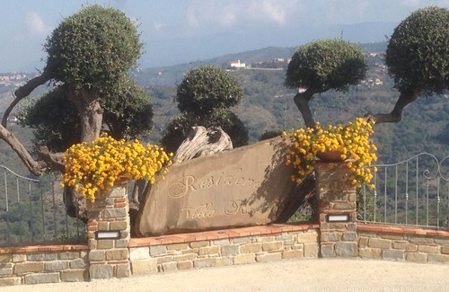 Laureana Cilento Apartment | Villa Rosi: Cozy Monolocale with Pool and Pet-Friendly Perks