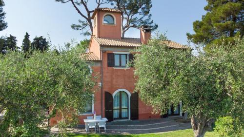 Misano Adriatico Villa | Villa Rossa 12: Oceanfront Getaway with Pool & Hot Tub