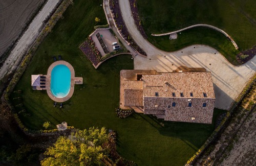 San Brizio Villa | Villa Rovicciano: 10/10 Rated with Private Pool & Ocean View