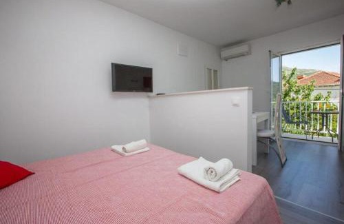 Rozat Apartment | Villa Roza - Studio Apartment with Balcony