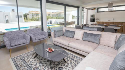Castillo de Sabinillas Villa | Explore Villa Rubi: A Family-Friendly 4-Star Retreat