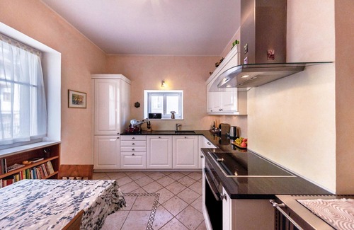 Old Town Villa | Discover Villa 'Runkelstein' with Mountain Views & Garden