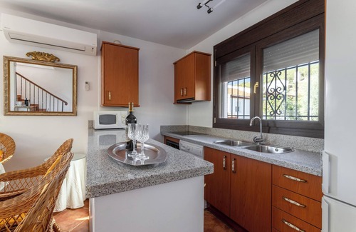 Conchar House | Relax at Villa Rural "Parador del Silo" with Pool & Views