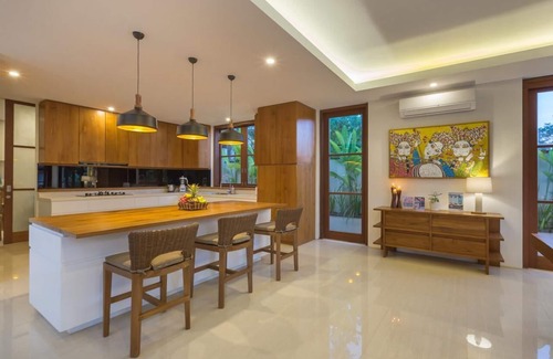 Berawa Villa | Villa Rusa Biru: Oceanfront Retreat with Private Pool & Chef