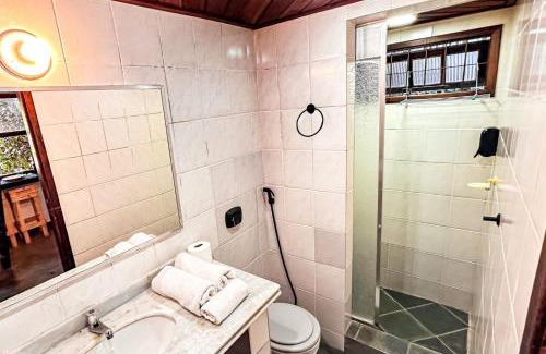 Taio House | Inviting Villa Rustica at Praia dos Anjos with Hot Tub