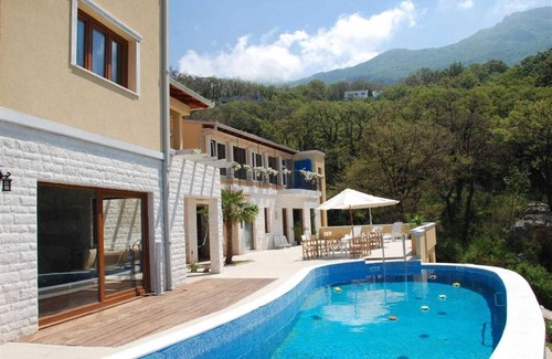 Rozino Villa | Discover Villa Rustica Mediteranea: Family-Friendly Getaway
