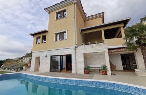 Rozino Villa | Discover Villa Rustica Mediteranea: Family-Friendly Getaway