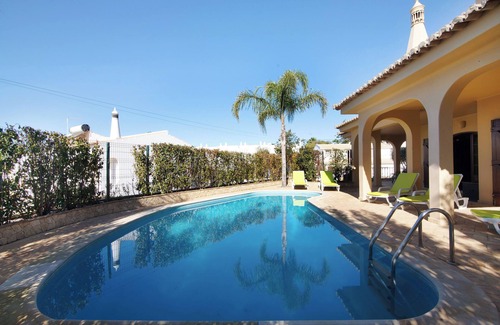 Castelo Villa | Villa 'Rústica' with Sea View, Wi-Fi and Air Conditioning