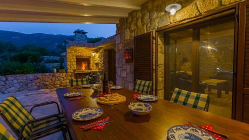 Vrgorac Villa | Villa Rusticale: Private Pool with Ocean View Escape