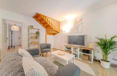 Saint-Clement-de-Riviere House | Family-Friendly La Maison Saint Clément Near Montpellier