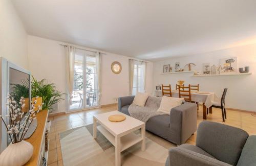 Saint-Clement-de-Riviere House | Family-Friendly La Maison Saint Clément Near Montpellier