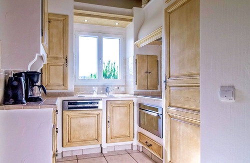 Saint-Maurice-dʼArdeche Villa | Villa Sémillon - private terrace and garden