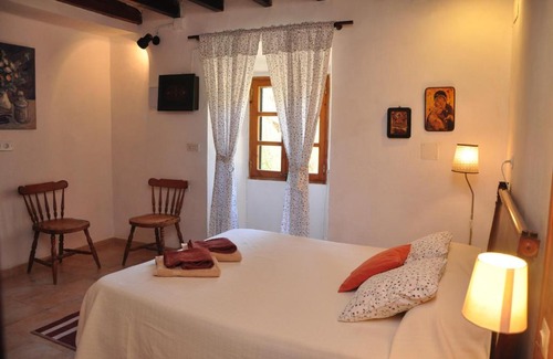 Valldemossa Villa | Villa Sa Capsana: 4-Star Retreat with Pool & Kitchen
