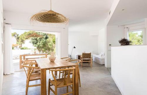 Port d'Addaia Villa | Villa Sa Pausa: Oceanfront Retreat with Pool, Rated 9.2/10