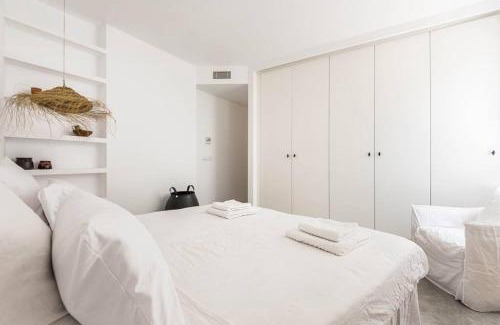 Port d'Addaia Villa | Villa Sa Pausa: Oceanfront Retreat with Pool, Rated 9.2/10