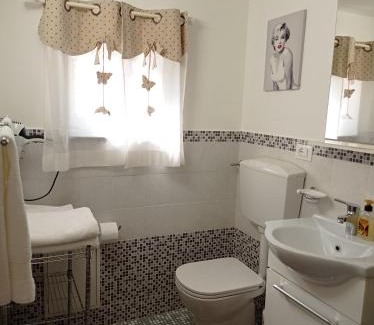 Capaci House | Villa Salvatore: Relax with Spa, Breakfast & Hot Tub
