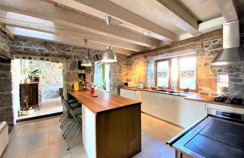 Veli Brgud Villa | Discover Villa Salvia: Family-Friendly with Pool in Ruzici