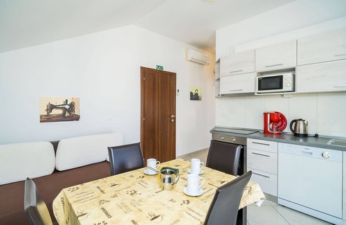 Plat Apartment | Villa Samba - Standard One-Bedroom Apartment with Balcony and Sea View