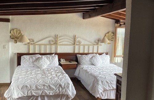 Vista Bella Hotel | Inviting Villa San Jose Hotel and Suites with Pool & Spa