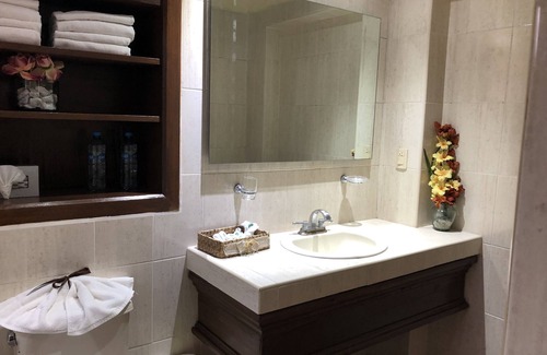 Vista Bella Hotel | Inviting Villa San Jose Hotel and Suites with Pool & Spa