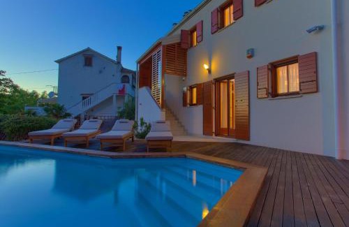 Malinska-Dubasnica Villa | Villa San Vito: Pet-Friendly Escape with Pool & 9.6/10 Rating