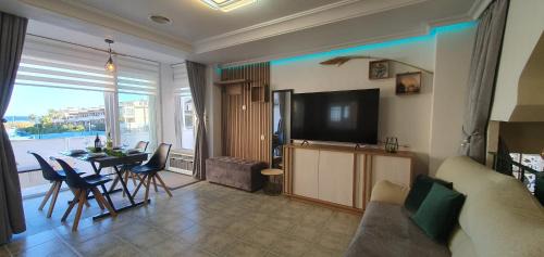 Guardamar del Segura Villa | Relax at Villa Sandy Coast: 4-Star Oceanfront Escape