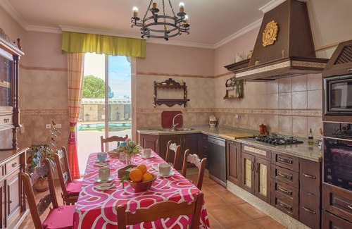 La Carlota House | Villa 'Santa Ana' with Private Pool, Wi-Fi and Air Conditioning