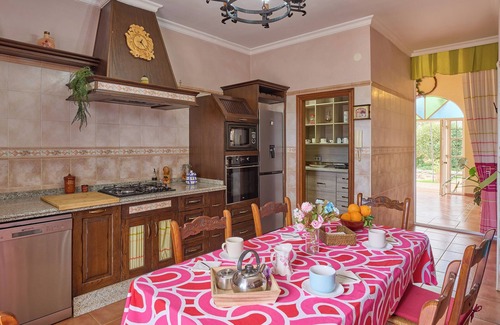 La Carlota House | Villa 'Santa Ana' with Private Pool, Wi-Fi and Air Conditioning