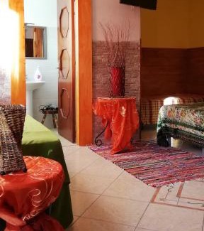 Sala Consilina Apartment | Pet-Friendly Villa Santa Elena B&B with Hot Tub Retreat