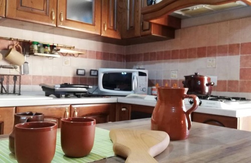 Sala Consilina Bed & Breakfast | Villa Santa Elena: Family-Friendly Stay with Breakfast & Hot Tub
