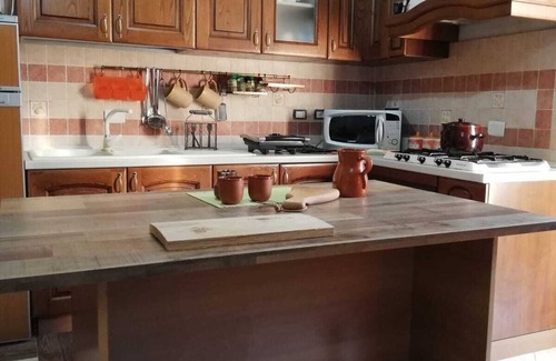 Sala Consilina Bed & Breakfast | Villa Santa Elena: Family-Friendly Stay with Breakfast & Hot Tub