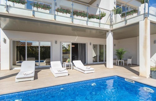 Cambrils Villa | Villa Santander: 4-Star Ocean View Retreat with Pool