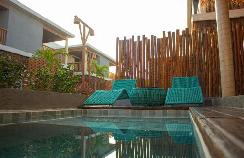 Porto da Rua House | Idyllic Villa Sapê 9: Oceanfront Escape with Pool