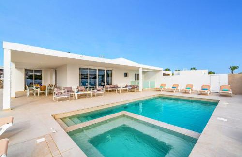 Playa Blanca Villa | Villa Sapphire by Villa Plus