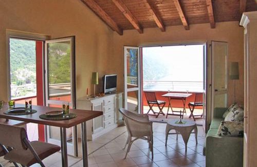 Argegno Apartment | Villa Sara - Seeblick: Family-Friendly Sea View Escape