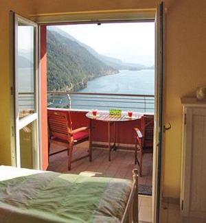 Argegno Apartment | Villa Sara - Seeblick: Family-Friendly Sea View Escape