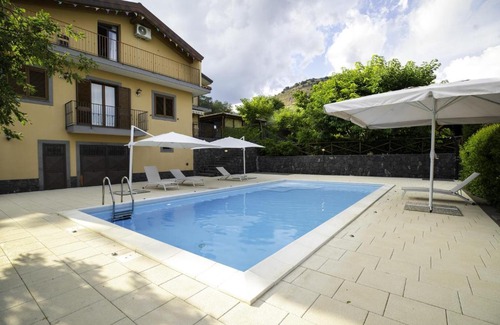 Viagrande Villa | Villa Sara sull'etna con Piscina