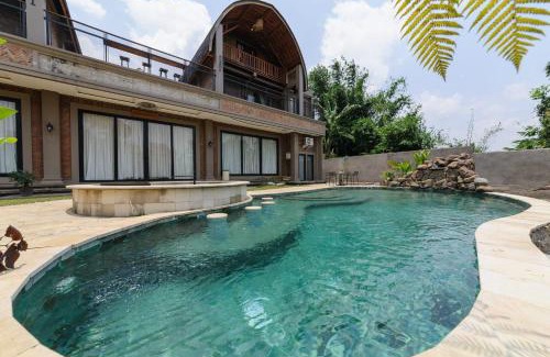 Cilobak Villa | Experience Villa Sasandu Termanu: Family-Friendly Retreat