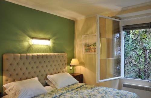 Castagnola Apartment | Relax at Villa Sassalto: Oceanfront Retreat with 4 Stars