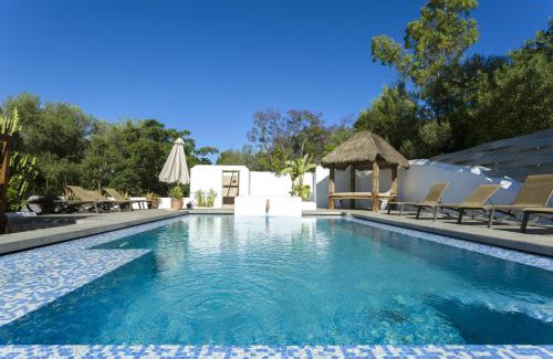 Puig d'en Valls Villa | Elegant Villa Savines Near Ibiza Town with Pool Access