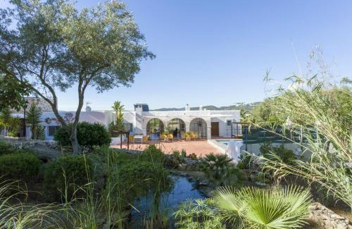 Puig d'en Valls Villa | Elegant Villa Savines Near Ibiza Town with Pool Access